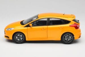 Ford Focus ST Mk2 Tangerine Scream Minichamps 1:18 110082005 Métal Moulé — image 4 sur 8