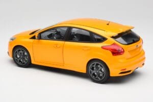 Ford Focus ST Mk2 Tangerine Scream Minichamps 1:18 110082005 Métal Moulé — image 7 sur 8