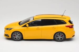 Ford Focus ST Turnier Mk3 Jaune MCG 1:18 MCG18464 Métal Moulé — image 3 sur 6