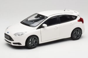 Ford Focus ST Mk2 Blanc Minichamps 1:18 110082004 Métal Moulé