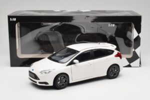 Ford Focus ST Mk2 Blanc Minichamps 1:18 110082004 Métal Moulé — image 8 sur 8