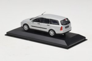 Ford Focus Mk1 Turnier Argent Minichamps 1:43 FOCUS004 Métal Moulé — image 3 sur 5