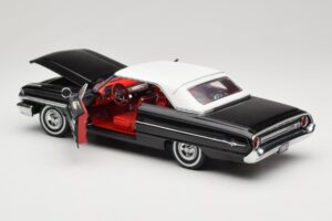 Ford Galaxie 500 Noir Sun Star 1:18 1442 Métal Moulé — image 5 sur 8
