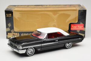 Ford Galaxie 500 Noir Sun Star 1:18 1442 Métal Moulé — image 8 sur 8