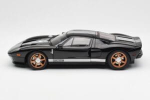 Ford GT Noir Avec Bandes Blanches AUTOart 1:18 73023 Métal Moulé — image 4 sur 8