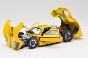 Ford GT40 Mk IV Jaune 1967 Shelby Collectibles 1:18 31414S Métal Moulé — image 2 sur 8