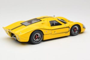 Ford GT40 Mk IV Jaune 1967 Shelby Collectibles 1:18 31414S Métal Moulé — image 3 sur 8