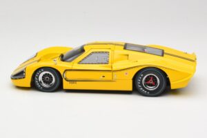 Ford GT40 Mk IV Jaune 1967 Shelby Collectibles 1:18 31414S Métal Moulé — image 4 sur 8