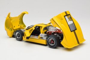 Ford GT40 Mk IV Jaune 1967 Shelby Collectibles 1:18 31414S Métal Moulé — image 5 sur 8
