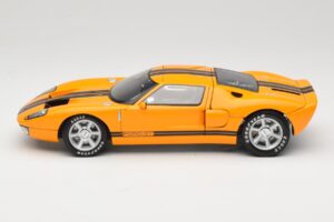 Ford GT Orange Beanstalk Group 1:18 686500597 Métal Moulé — image 4 sur 8