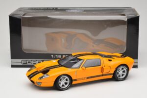 Ford GT Orange Beanstalk Group 1:18 686500597 Métal Moulé — image 8 sur 8
