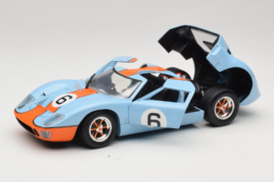 Ford GT40 Gulf #6 J. Ickx / J. Oliver 24 Hours of Le Mans 1969 Eagles Race 1:18 300600 Métal Moulé — image 2 sur 8