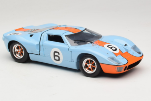 Ford GT40 Gulf #6 J. Ickx / J. Oliver 24 Hours of Le Mans 1969 Eagles Race 1:18 300600 Métal Moulé — image 6 sur 8