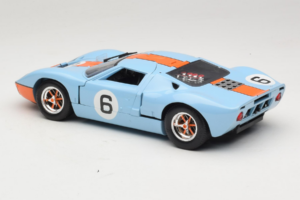 Ford GT40 Gulf #6 J. Ickx / J. Oliver 24 Hours of Le Mans 1969 Eagles Race 1:18 300600 Métal Moulé — image 7 sur 8