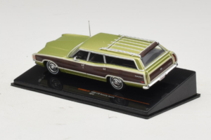 Ford LTD Country Squire Green Bronze IXO 1:43 CLC608N Métal Moulé — image 3 sur 5