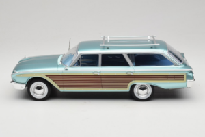 Ford Country Squire Bleu MCG 1:18 MCG18049 Métal Moulé — image 3 sur 6