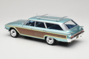 Ford Country Squire Bleu MCG 1:18 MCG18049 Métal Moulé — image 5 sur 6