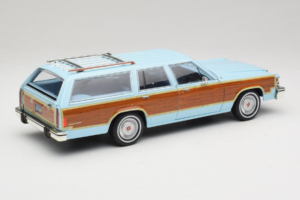 Ford LTD Country Squire Charlie's Angels Movie GreenLight 1:18 19066 Métal Moulé — image 3 sur 8