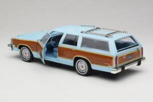 Ford LTD Country Squire Charlie's Angels Movie GreenLight 1:18 19066 Métal Moulé — image 5 sur 8