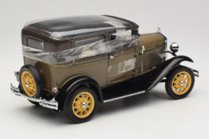 Ford Model A Tudor Chicle Drab Motor City 1:18 41003 Métal Moulé — image 2 sur 6