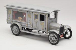 Ford Model T Corbillard Sculpté Orné Precision Miniatures 1:18 PMSC-07G Métal Moulé — image 6 sur 8