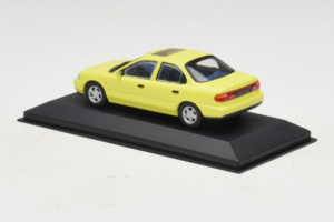 Ford Mondeo Mk1 Citrus Yellow Minichamps 1:43 MIN0821001 Métal Moulé — image 3 sur 4