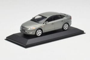 Ford Mondeo Mk3 Berline Gris Metallic Minichamps 1:43 IND403086003 Métal Moulé — image 2 sur 4