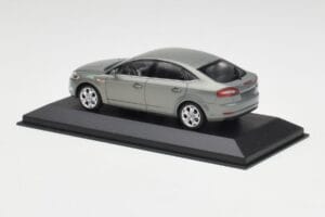 Ford Mondeo Mk3 Berline Gris Metallic Minichamps 1:43 IND403086003 Métal Moulé — image 3 sur 4
