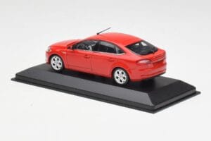 Ford Mondeo Mk4 Colorado Rouge Minichamps 1:43 MONDEO001 Métal Moulé — image 3 sur 4