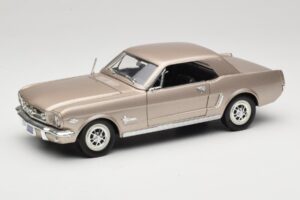Ford Mustang 1964 1/2 Argent Mira 1:18 6127 Métal Moulé