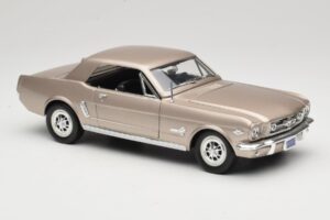 Ford Mustang 1964 1/2 Argent Mira 1:18 6127 Métal Moulé — image 6 sur 8