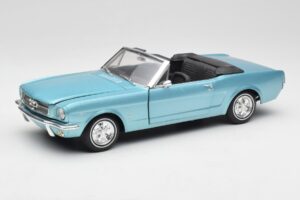 Ford Mustang Cabriolet Arcadian Blue Revell 1:18 8832-F1 Métal Moulé