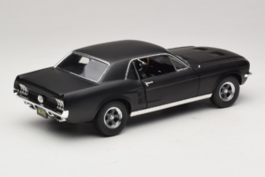 Ford Mustang Creed Movie GreenLight 1:18 13611 Métal Moulé — image 3 sur 8