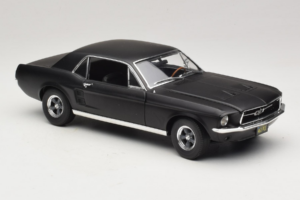 Ford Mustang Creed Movie GreenLight 1:18 13611 Métal Moulé — image 6 sur 8