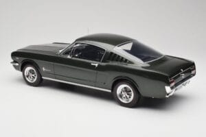 Ford Mustang Fastback Ivy Green Otto 1:12 G079 Résine — image 5 sur 6