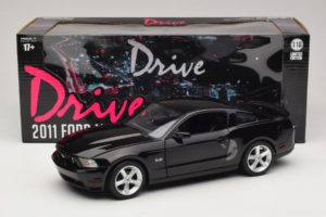 Ford Mustang GT Noir Drive Movie GreenLight 1:18 13609 Métal Moulé — image 8 sur 8