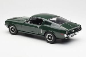 Ford Mustang GT Bullitt Vert AUTOart 1:18 72812 Métal Moulé — image 7 sur 8