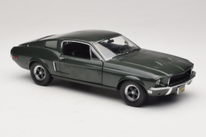 Ford Mustang GT Bullitt avec Figurine Steve McQueen Greenlight 1:18 12885 Métal Moulé — image 6 sur 8
