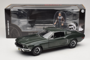 Ford Mustang GT Bullitt avec Figurine Steve McQueen Greenlight 1:18 12885 Métal Moulé — image 8 sur 8