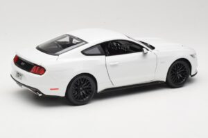 Ford Mustang GT S550 Blanc Maisto 1:18 31197 Métal Moulé — image 3 sur 8