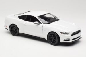 Ford Mustang GT S550 Blanc Maisto 1:18 31197 Métal Moulé — image 6 sur 8