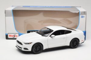 Ford Mustang GT S550 Blanc Maisto 1:18 31197 Métal Moulé — image 8 sur 8