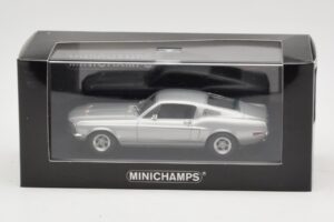 Ford Mustang GT Argent Minichamps 1:43 FORD001 Métal Moulé — image 4 sur 4