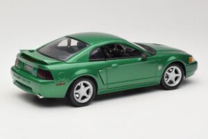 Ford Mustang GT SN95 Vert Maisto 1:18 50326 Métal Moulé — image 3 sur 8