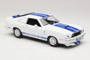 Ford Mustang II Cobra II Charlie's Angels Movie Greenlight 1:18 12880 Métal Moulé — image 6 sur 8