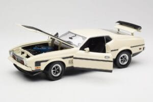 Ford Mustang Mach 1 Blanc Sun Star 1:18 3602 Métal Moulé — image 2 sur 8
