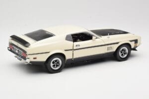 Ford Mustang Mach 1 Blanc Sun Star 1:18 3602 Métal Moulé — image 3 sur 8