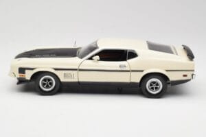 Ford Mustang Mach 1 Blanc Sun Star 1:18 3602 Métal Moulé — image 4 sur 8