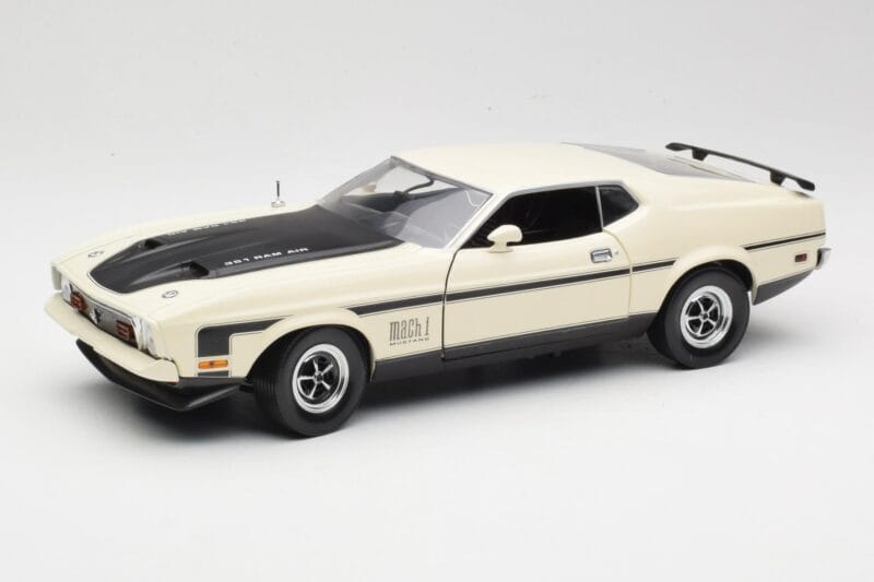 Ford Mustang Mach 1 Blanc Sun Star 1:18 3602 Métal Moulé