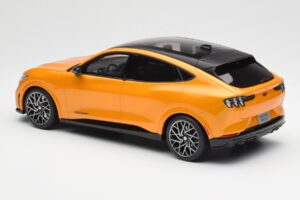 Ford Mustang Mach-E GT Performance Cyber Orange Otto 1:18 OT983 Résine — image 5 sur 6